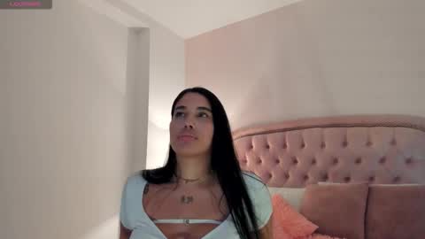 cailyn  online show from December 14, 9:32 pm