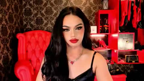 Raven Strauss online show from November 4, 9:58 pm