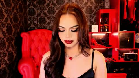 Raven Strauss online show from February 10, 7:10 pm