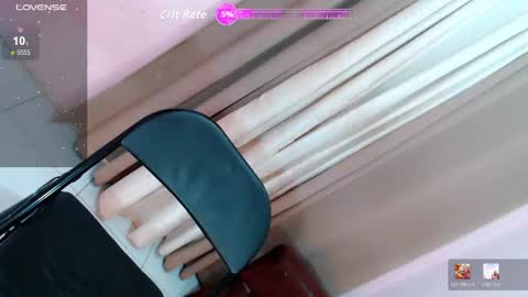 Eilachloe online show from April 26, 1:42 pm