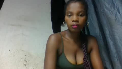 aadienne online show from April 19, 11:18 pm