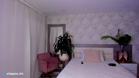 alaiaguerra online show from April 11, 7:50 pm