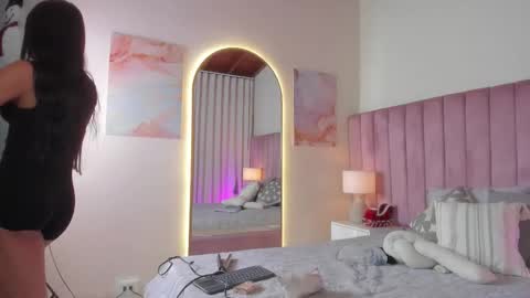 Alejandra Arango online show from December 15, 9:42 pm