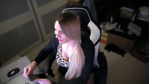 Leyla Leg online show from April 11, 7:28 pm