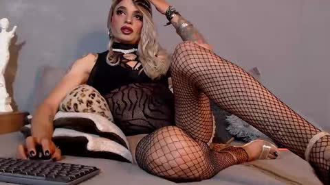 Alexjhonsson online show from April 21, 11:50 am