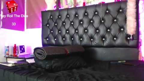 Allys xoxo online show from September 30, 4:01 am