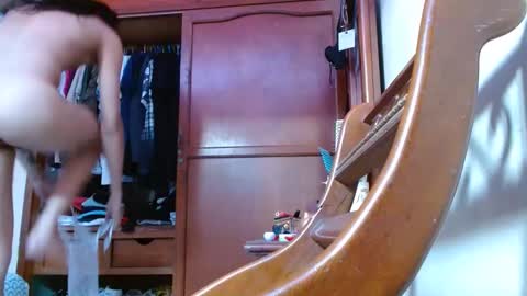 Snapshot of alogenotwink chatting on February 9, 7:41 pm STEPHAN online show from February 9, 7:41 pm
