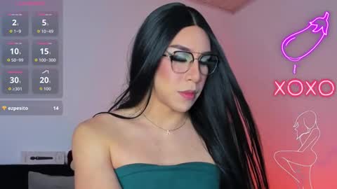 Hazel Bowie online show from October 17, 1:20 am