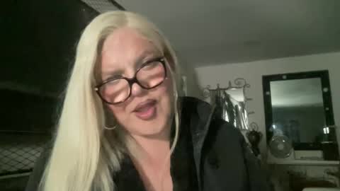 alphatransmami online show from December 26, 4:10 am