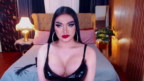 Alura Jhenson online show from May 15, 3:37 am