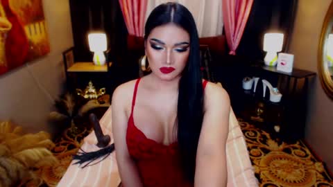 Alura Jhenson online show from May 25, 9:55 pm