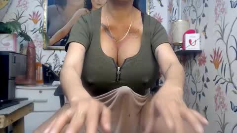 SARAHEYHEYHUGECOCK online show from November 26, 2:36 am