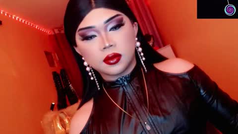 Queen Mireska online show from February 18, 4:15 pm