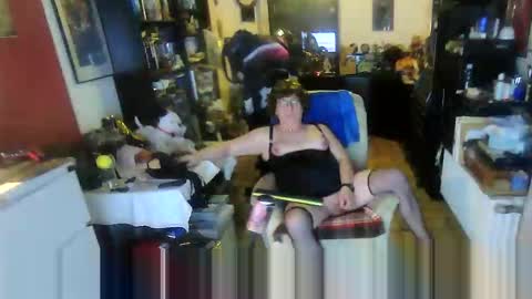 Snapshot of androgynia1 chatting on October 29, 1:42 pm androgynia online show from October 29, 1:42 pm