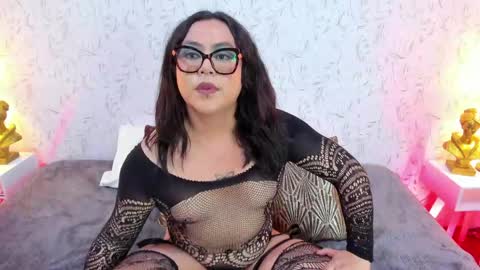 Call me you Angel online show from May 25, 9:00 pm