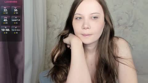 Snapshot of angel_doll585 chatting on December 19, 2:01 am Fallen Angel online show from December 19, 2:01 am