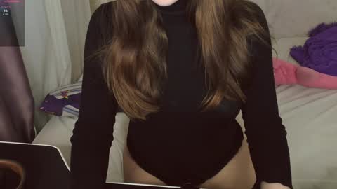 Snapshot of angel_doll585 chatting on December 21, 3:09 pm Fallen Angel online show from December 21, 3:09 pm