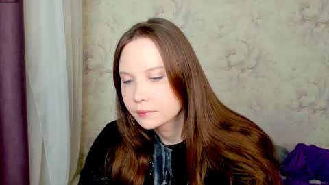 Snapshot of angel_doll585 chatting on February 10, 9:36 pm Fallen Angel online show from February 10, 9:36 pm