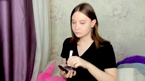 Snapshot of angel_doll585 chatting on February 16, 7:49 pm Fallen Angel online show from February 16, 7:49 pm