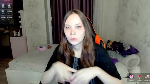 Snapshot of angel_doll585 chatting on October 29, 1:14 am Fallen Angel online show from October 29, 1:14 am