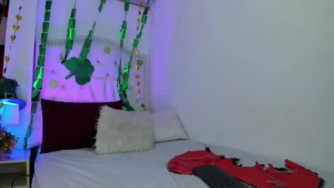 angela_garciaa online show from March 3, 8:49 pm