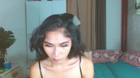 Snapshot of angela_mccollins chatting on January 21, 11:34 pm angela online show from January 21, 11:34 pm