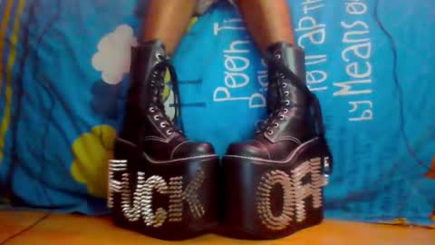   online show from October 4, 6:36 am