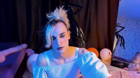 Angel online show from October 31, 7:55 pm