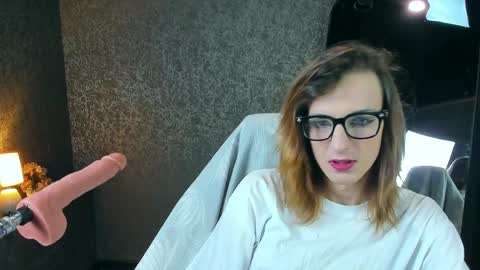 Angel online show from April 5, 6:39 pm