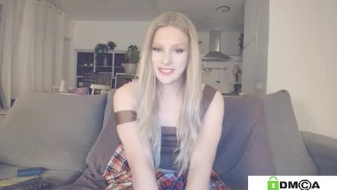 Sexy Ladybug online show from February 21, 10:40 am