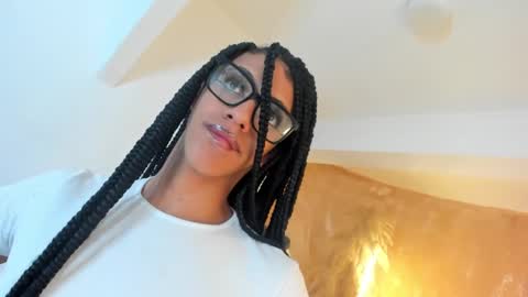 aprill_fox online show from March 11, 4:32 am