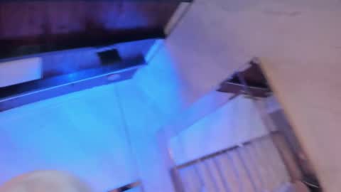 ariana_grande233 online show from March 6, 11:59 am