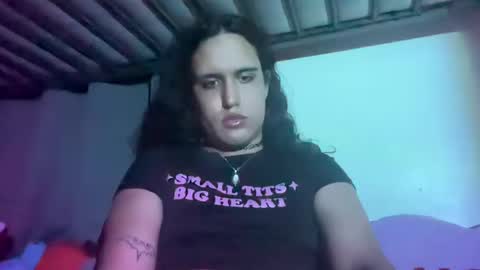 Snapshot of ariawestlove chatting on January 24, 2:49 am Aria online show from January 24, 2:49 am