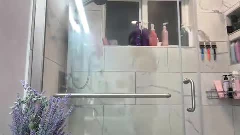 Snapshot of ariawestlove chatting on February 23, 3:24 am Aria online show from February 23, 3:24 am