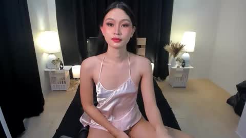 MIRA GREYSON online show from October 24, 11:15 am