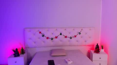 Aron cruz  online show from December 2, 1:25 pm