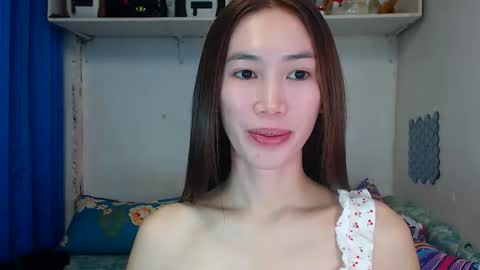 J A D E online show from March 23, 5:12 am