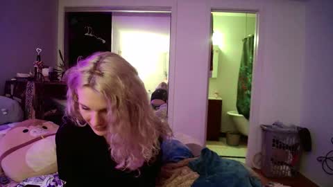 AstoriaLove online show from February 19, 4:34 am