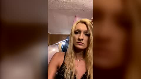 Destiny Nicole online show from April 11, 8:07 am