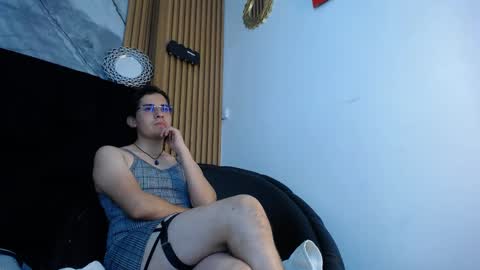 axel_montes online show from May 27, 3:36 am