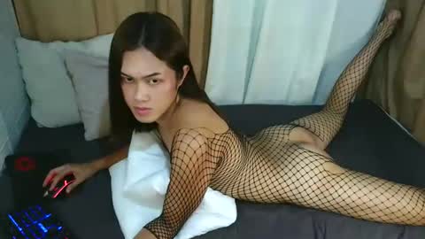 hello every one i am maxine online show from January 16, 7:17 am