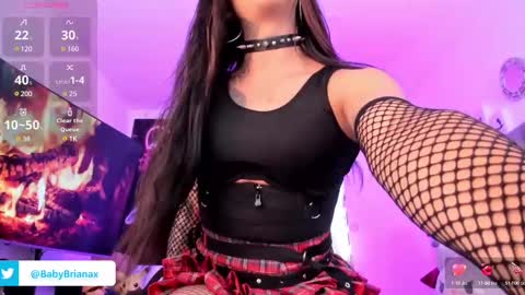 Snapshot of babybriexxx_ chatting on February 16, 3:16 pm Brianna online show from February 16, 3:16 pm