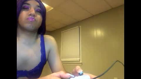 Snapshot of barbiegutzfan3 chatting on September 27, 5:05 am Tsbaby301 online show from September 27, 5:05 am