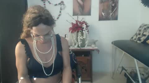 Snapshot of bardotbigcocktsx chatting on December 13, 7:53 pm bardotbigcocktsx online show from December 13, 7:53 pm