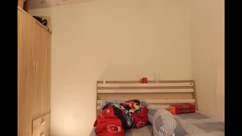 bee_thai online show from September 11, 12:42 am