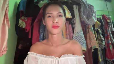 bee_thai online show from March 14, 8:45 pm