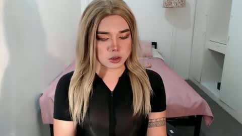 bestgirljulia online show from September 9, 2:54 am