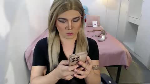 bestgirljulia online show from September 20, 8:20 am