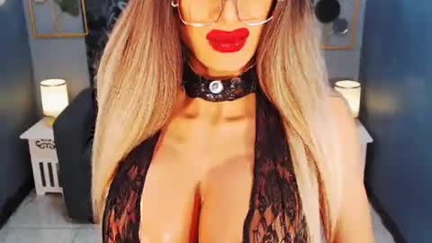 Loraine Cruz online show from June 29, 9:01 am