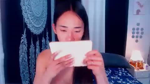 EVA online show from March 7, 7:09 pm